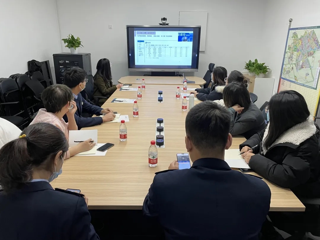 线上直播+线下答疑,税收宣传新阵地“亦税课堂”开课啦!.webp.jpg 线上直播+线下答疑,税收宣传新阵地“亦税课堂”开课啦!.webp.jpg