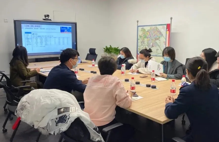 线上直播+线下答疑,税收宣传新阵地“亦税课堂”开课啦!.webp (1).jpg 线上直播+线下答疑,税收宣传新阵地“亦税课堂”开课啦!.webp (1).jpg