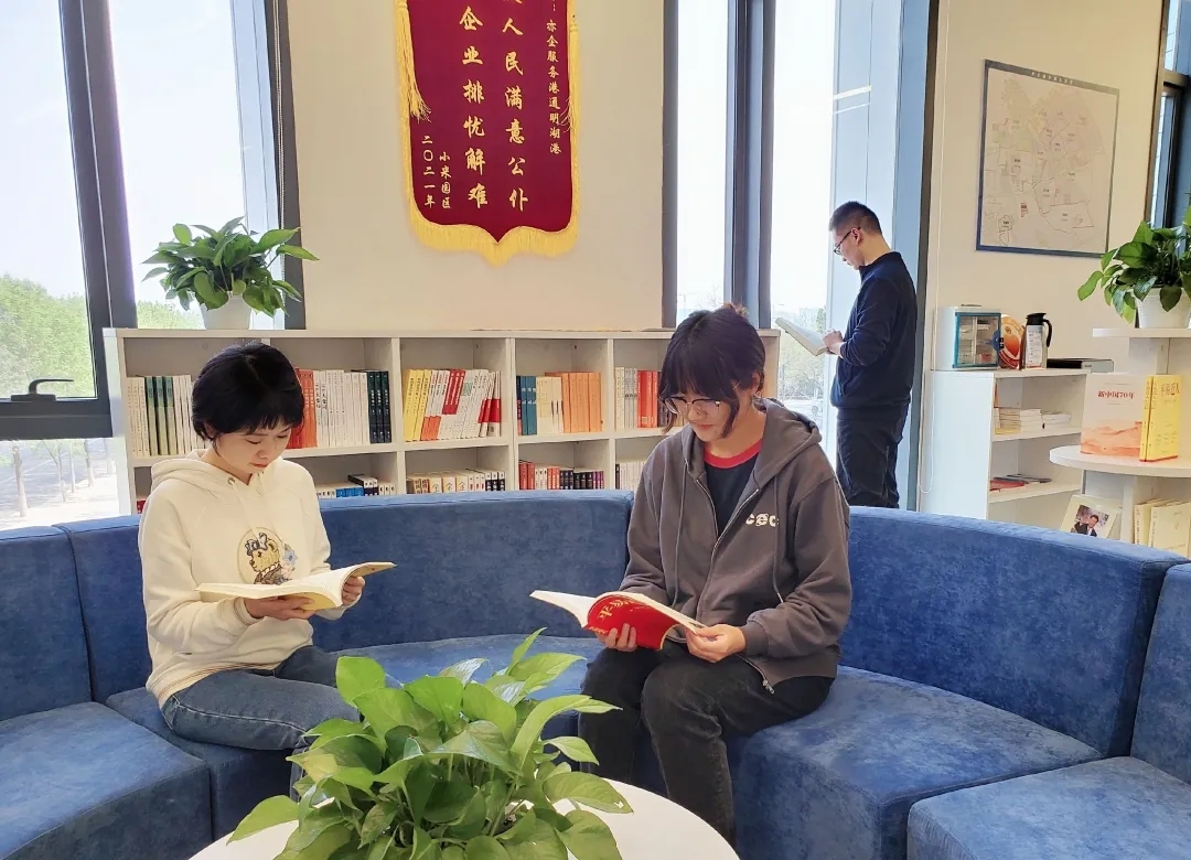 打造多元阅读空间,在北京经开区“书”跟着人走.webp.jpg 打造多元阅读空间,在北京经开区“书”跟着人走.webp.jpg