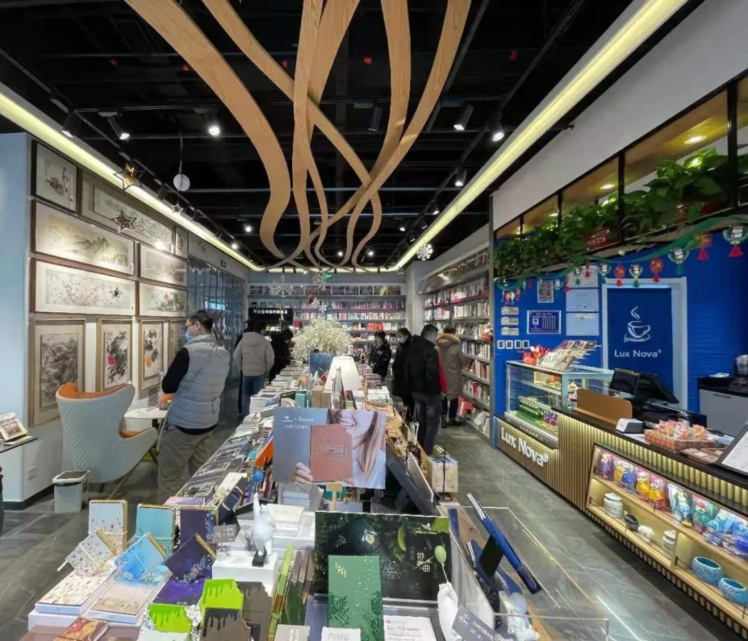 在书香亦城不断延伸的版图上,馥郁书香飘在每个角落.webp (3).jpg 在书香亦城不断延伸的版图上,馥郁书香飘在每个角落.webp (3).jpg