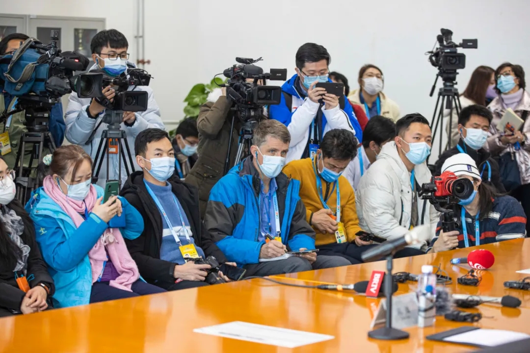 “高端制造业发展的前沿状况让我非常震撼!” 中外记者盛赞“绿色亦庄”期待“零碳”未来.webp (1).jpg “高端制造业发展的前沿状况让我非常震撼!” 中外记者盛赞“绿色亦庄”期待“零碳”未来.webp (1).jpg