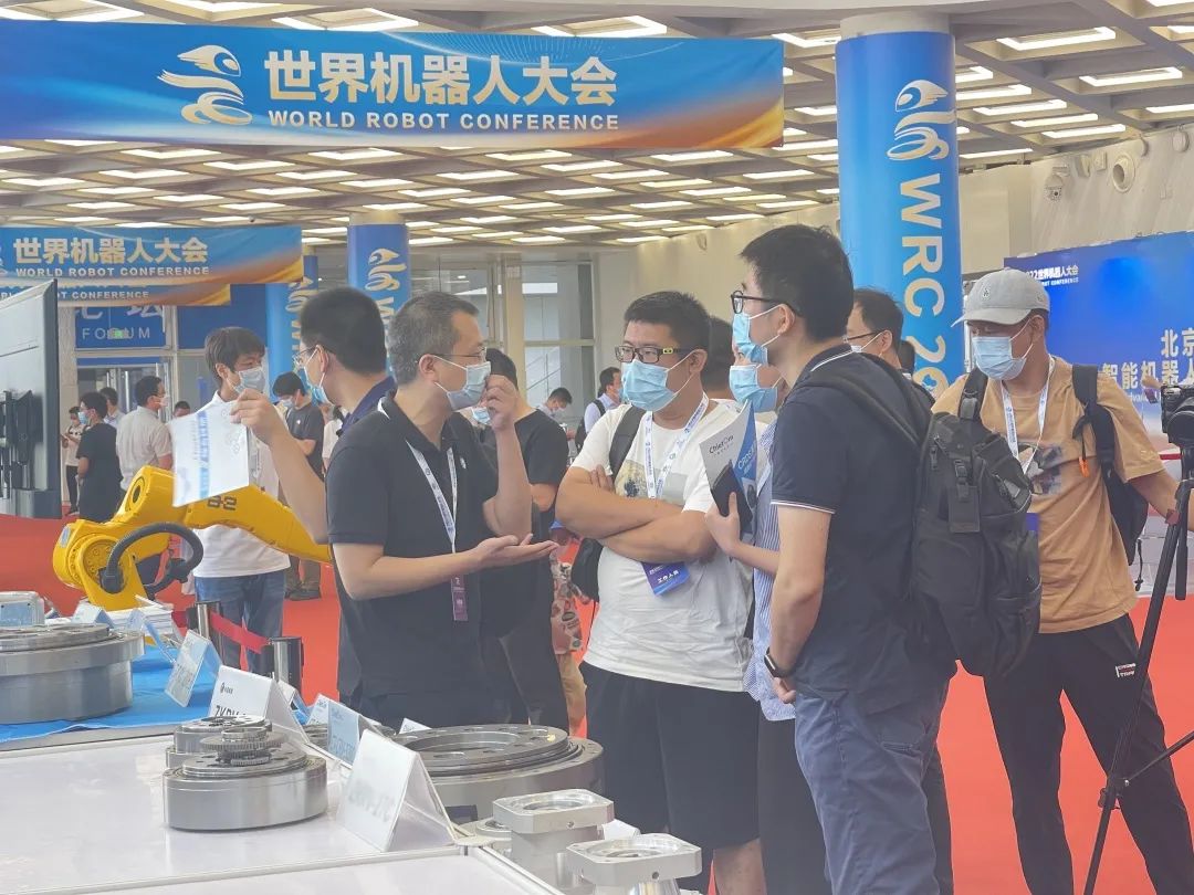 机器人产业发展迅速,近20家媒体齐聚北京经开区.jpg 机器人产业发展迅速,近20家媒体齐聚北京经开区.jpg