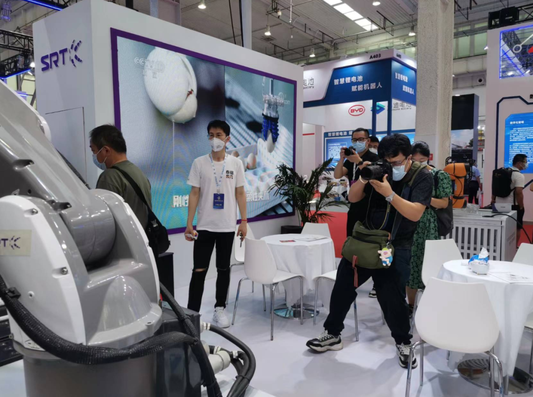 机器人产业发展迅速,近20家媒体齐聚北京经开区 2.png 机器人产业发展迅速,近20家媒体齐聚北京经开区 2.png