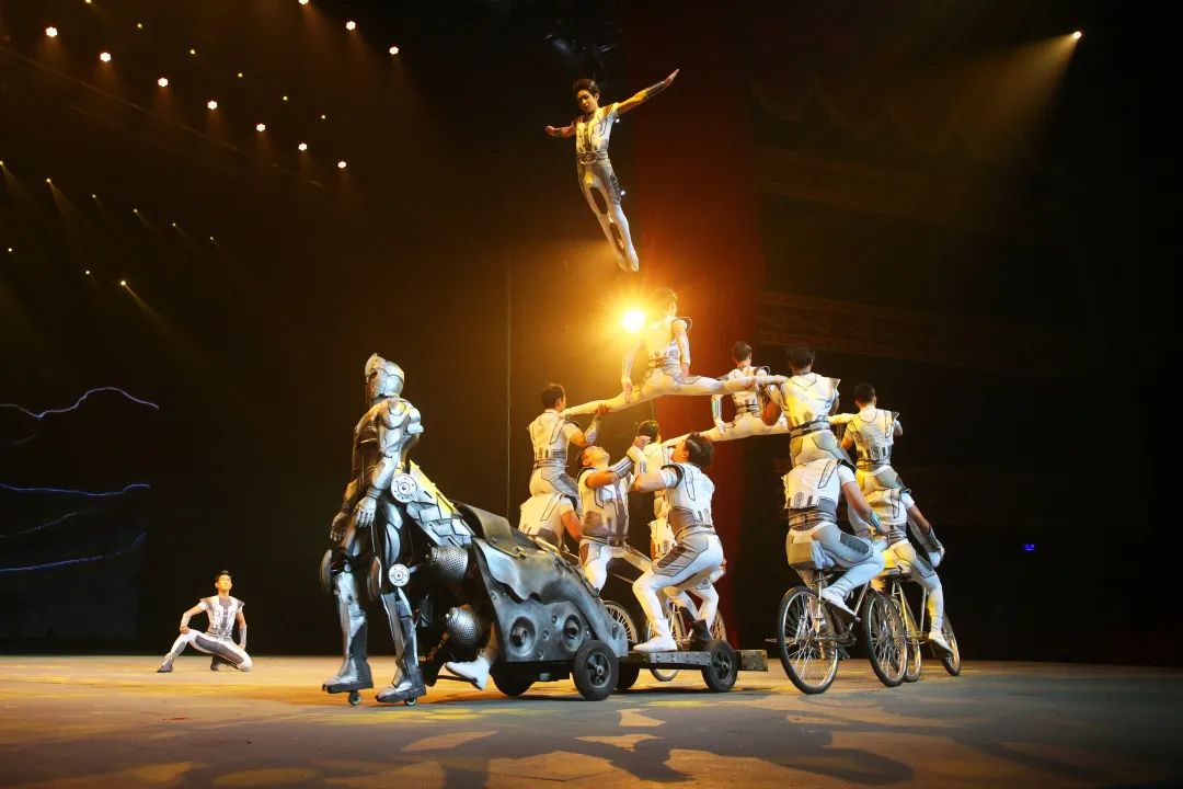 中杂摘得金菊奖!北京经开区艺术团队荣获业内最高荣誉.jpg 中杂摘得金菊奖!北京经开区艺术团队荣获业内最高荣誉.jpg