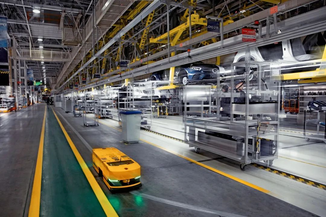 北京奔驰“核心豪华”新车型正式在经开区下线!3.jpg 北京奔驰“核心豪华”新车型正式在经开区下线!3.jpg