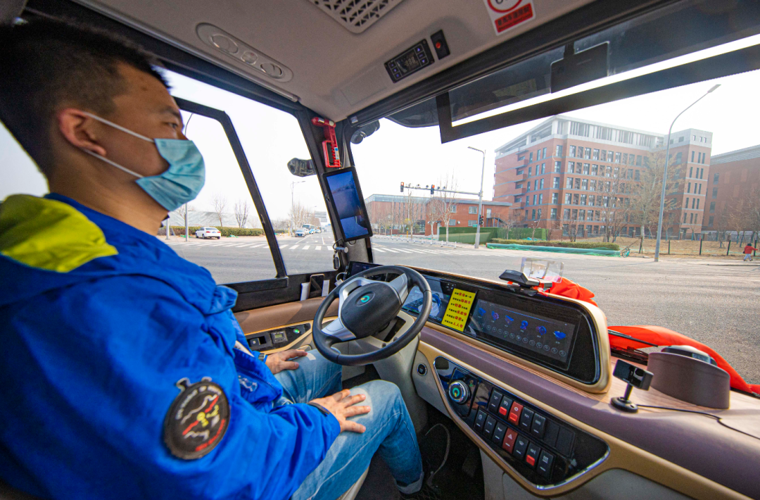 北京首条自动驾驶小巴教育专线落地经开区3.png 北京首条自动驾驶小巴教育专线落地经开区3.png