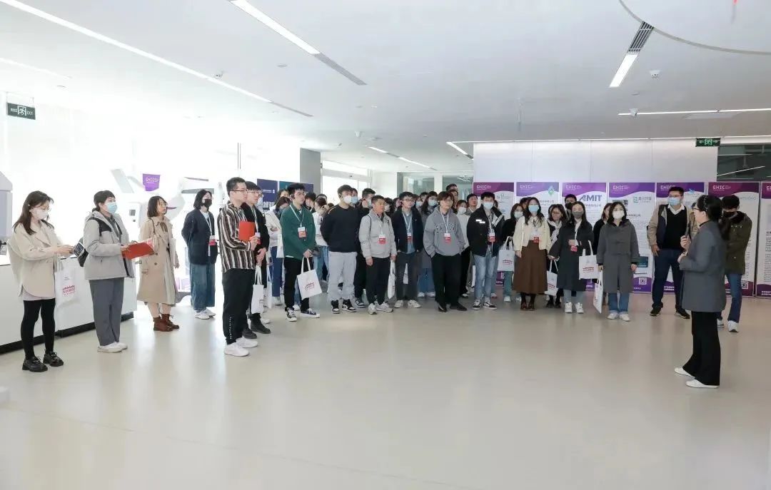 经开区青年走进“三城一区”研习交流.png 经开区青年走进“三城一区”研习交流.png