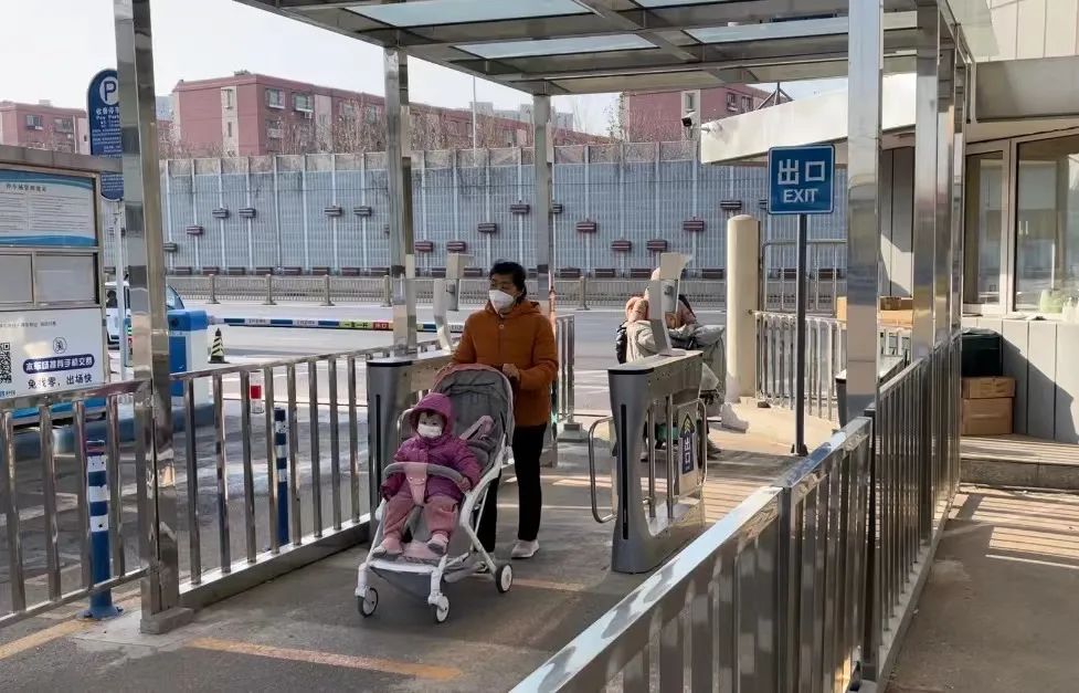 “乙类乙管”后，实地探访北京经开区公共场所新变化4.jpg