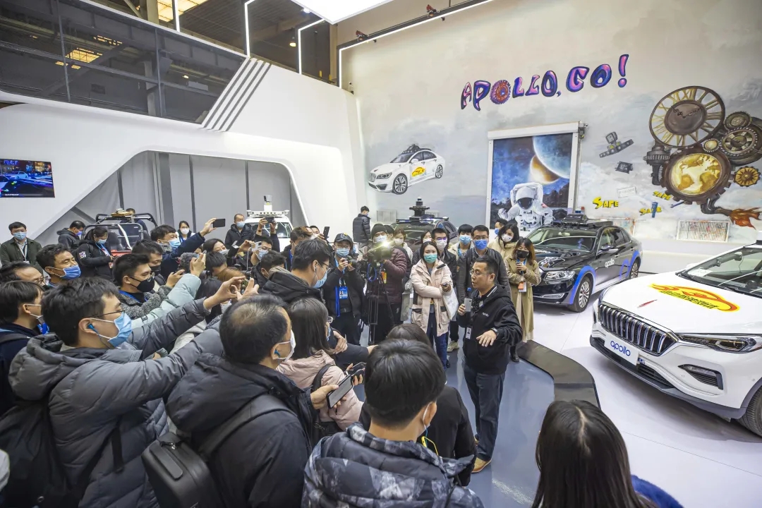 “在这里，好像触摸到了未来的轮廓！”60多名中外记者点赞北京经开区创新科技.webp (1).jpg