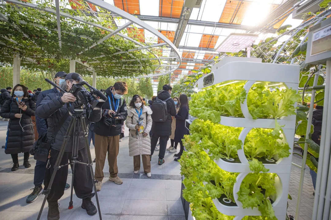 “在这里，好像触摸到了未来的轮廓！”60多名中外记者点赞北京经开区创新科技.webp (4).jpg