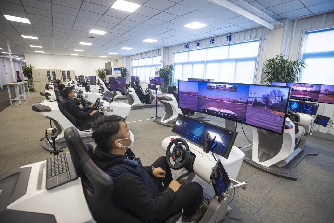 “在这里，好像触摸到了未来的轮廓！”60多名中外记者点赞北京经开区创新科技.webp (9).jpg