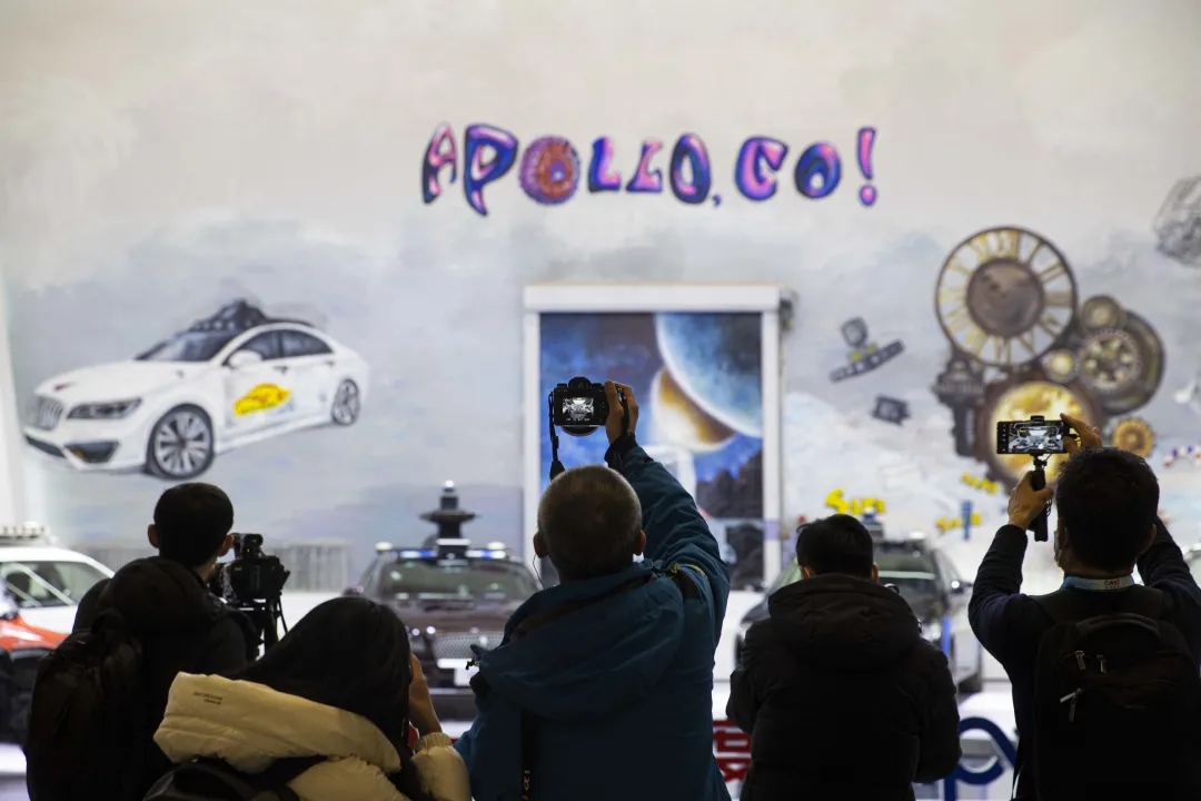 “在这里，好像触摸到了未来的轮廓！”60多名中外记者点赞北京经开区创新科技.webp (10).jpg