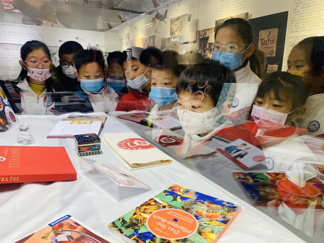 瞧!北京经开区这所学校将科技课堂开进科技一线.webp (5).jpg 瞧!北京经开区这所学校将科技课堂开进科技一线.webp (5).jpg