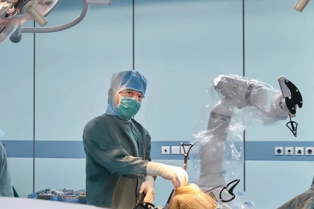 国产首台!膝关节手术机器人获批上市背后的“亦庄力量”.webp.jpg 国产首台!膝关节手术机器人获批上市背后的“亦庄力量”.webp.jpg