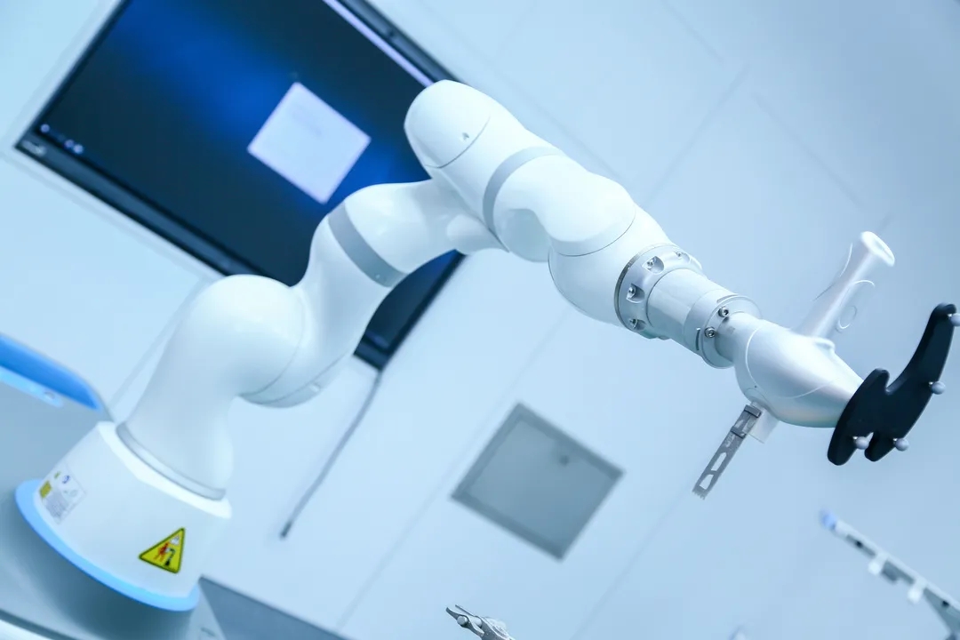 国产首台!膝关节手术机器人获批上市背后的“亦庄力量”.webp (1).jpg 国产首台!膝关节手术机器人获批上市背后的“亦庄力量”.webp (1).jpg