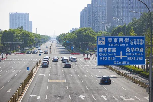 手机提醒红绿灯倒计时,解锁经开区驾车行驶新体验3.jpg 手机提醒红绿灯倒计时,解锁经开区驾车行驶新体验3.jpg