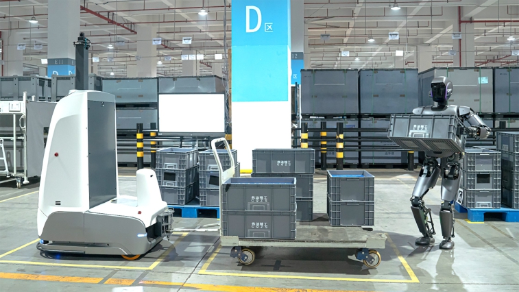 DeepSeek赋能人形机器人“大脑”研发.jpg DeepSeek赋能人形机器人“大脑”研发.jpg