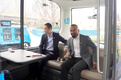 伊拉克媒体镜头聚焦自动驾驶亦庄实践.jpg 伊拉克媒体镜头聚焦自动驾驶亦庄实践.jpg