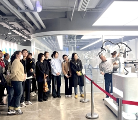 青年学子走进北京经开区学习实践.jpg 青年学子走进北京经开区学习实践.jpg