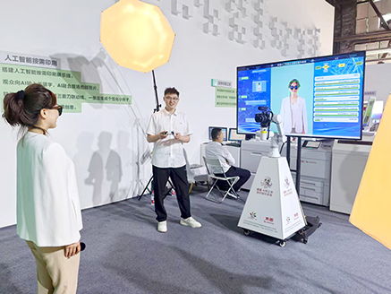 亦庄企业携新技术亮相印刷业创新发展大会.jpg 亦庄企业携新技术亮相印刷业创新发展大会.jpg