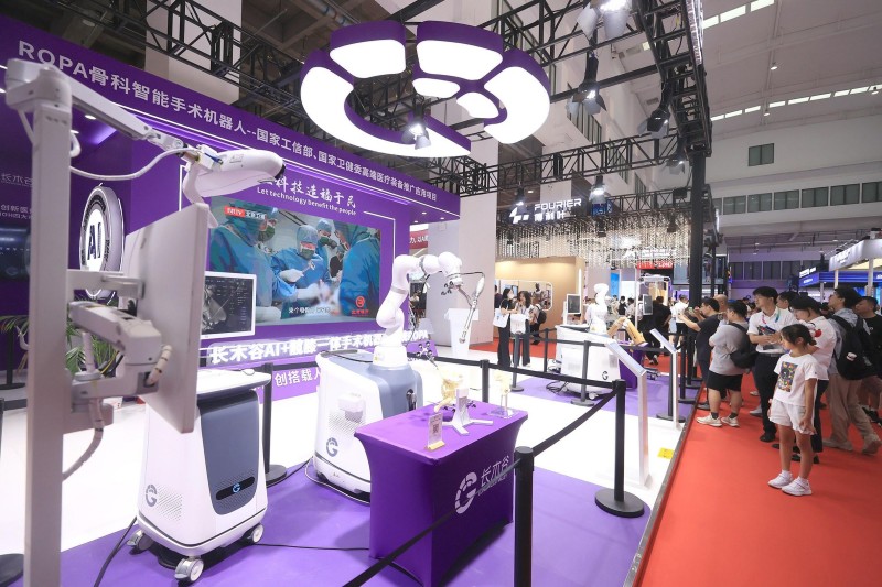 从“钢铁工人”到“温情伙伴” 机器人创新浪潮重塑未来生活图景 (3).JPG