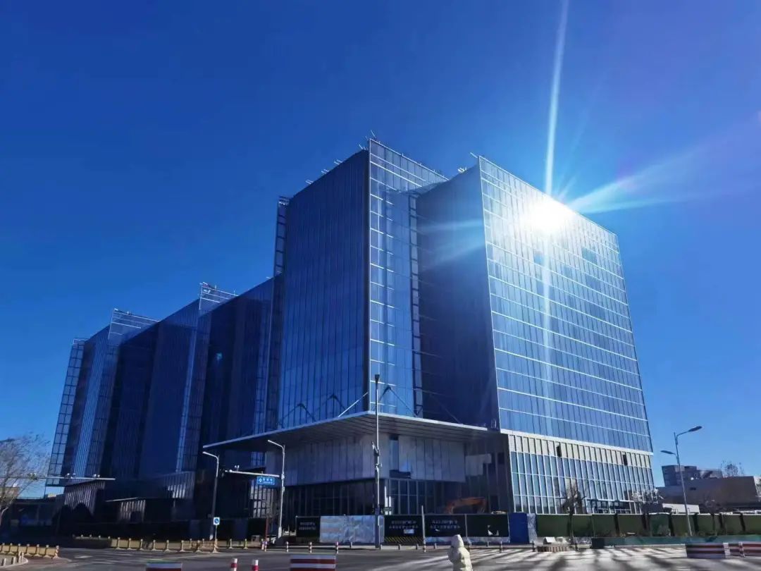 全市首座“摩天工厂”!北京经开区天空之境·产业广场项目生产厂房建成!.jpg 全市首座“摩天工厂”!北京经开区天空之境·产业广场项目生产厂房建成!.jpg