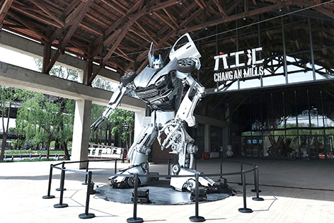 “车神一号”由报废零部件构成。 北京奔驰_供图.jpg “车神一号”由报废零部件构成。 北京奔驰_供图.jpg