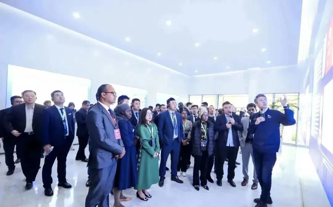 聚焦“三力两度”,青年企业家国际合作发展大会与会代表到经开区企业开展研习交流活动.png