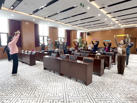 互助暖“夕阳”39人组建“银龄”志愿服务队.jpg 互助暖“夕阳”39人组建“银龄”志愿服务队.jpg