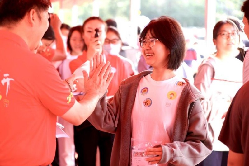 经开区2025高考首日全景纪实 (4).JPG