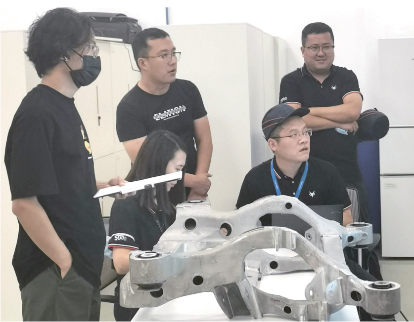 李波 为了0.2毫米的精度控制4.png 李波 为了0.2毫米的精度控制4.png