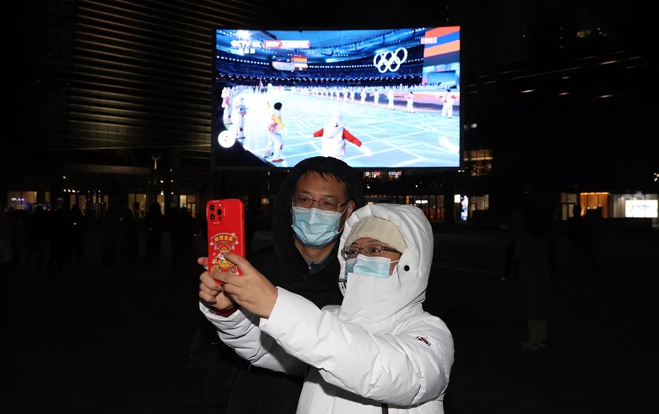 全球首创！8K超高清大屏点亮双奥之城.webp (1).jpg