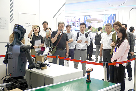 日本三菱重工代表团参访亦庄企业.jpg 日本三菱重工代表团参访亦庄企业.jpg