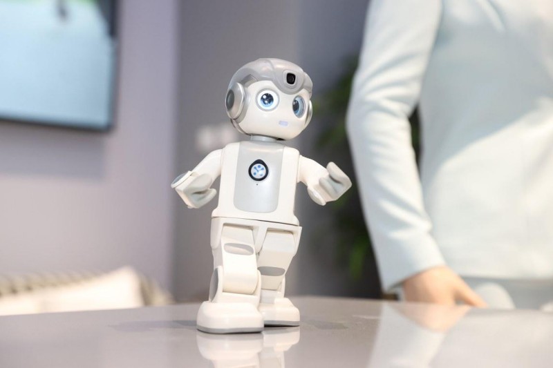 从“钢铁工人”到“温情伙伴” 机器人创新浪潮重塑未来生活图景 (6).JPG