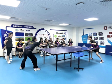 社区乒乓球比赛点燃居民运动热情.jpg
