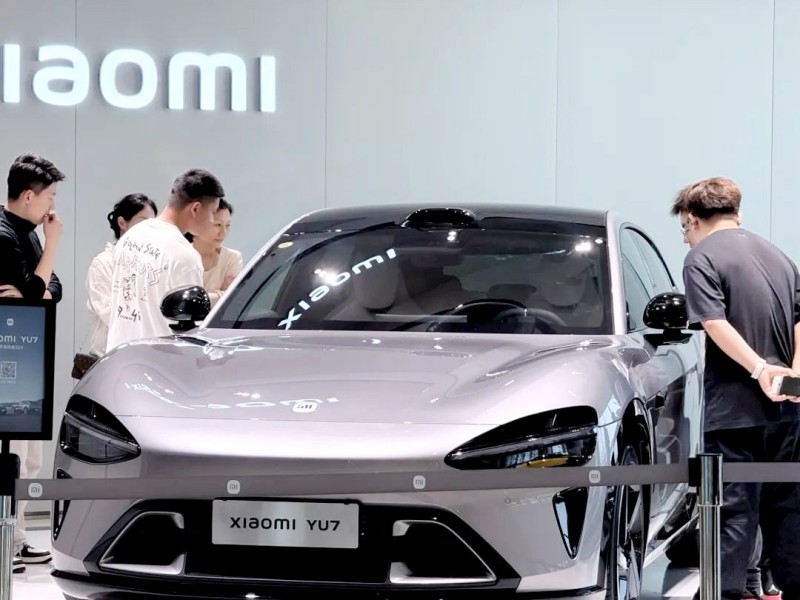 小米“YU7”成为众人瞩目的焦点.jpg