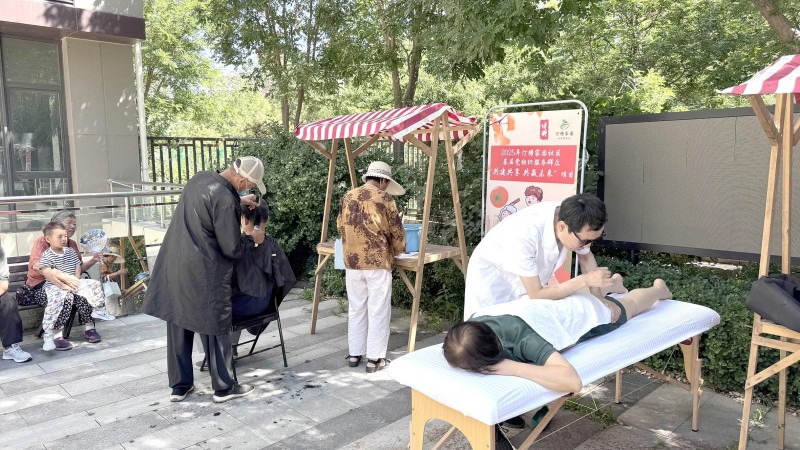 便民市集让贴心服务触手可得.JPG