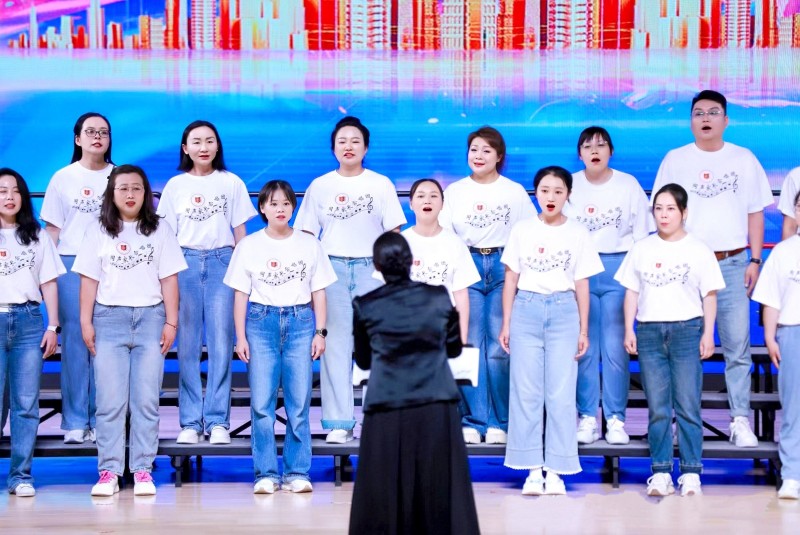 经开区首支家长合唱团成立 同声合唱团唱响家校共育新强音.jpg 经开区首支家长合唱团成立 同声合唱团唱响家校共育新强音.jpg