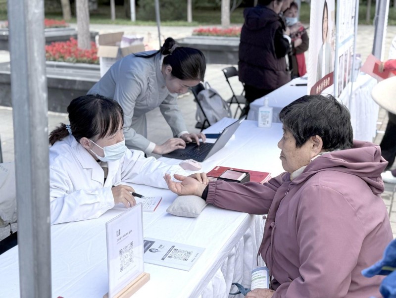 北京经开区2025年“敬老月”系列活动启幕 2.JPG