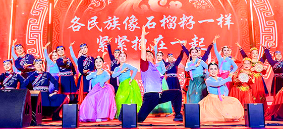 新春联欢 街道春晚“百姓节目百姓演”.jpg 新春联欢 街道春晚“百姓节目百姓演”.jpg