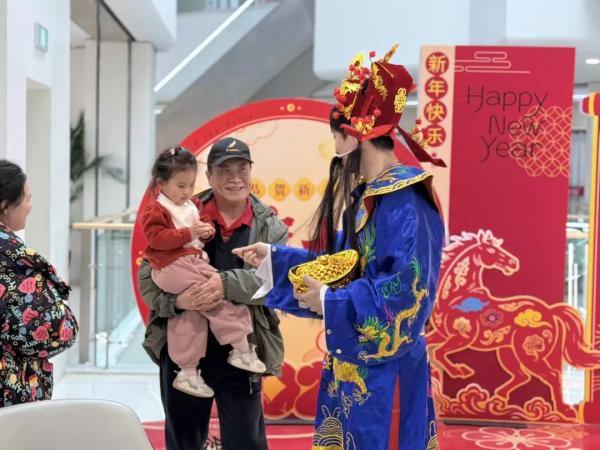 北京亦庄春节消费市场暖意盎然1.jpg 北京亦庄春节消费市场暖意盎然1.jpg