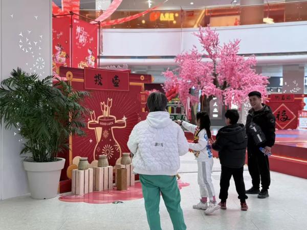 北京亦庄春节消费市场暖意盎然2.jpg 北京亦庄春节消费市场暖意盎然2.jpg