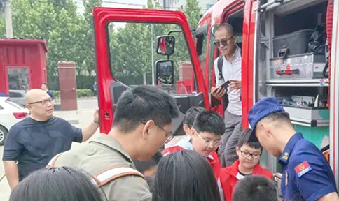 “体验+教学”把安全种子种进居民心里.jpg