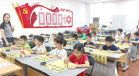 书画课程助青少年提升艺术素养.jpg 书画课程助青少年提升艺术素养.jpg
