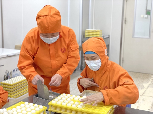 郭凤华：传承与创新齐发力 “师带徒”培养高技能人才.jpg