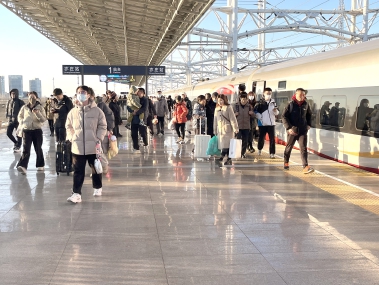 多部门联动护航亦庄火车站首个春运“大考”.jpg