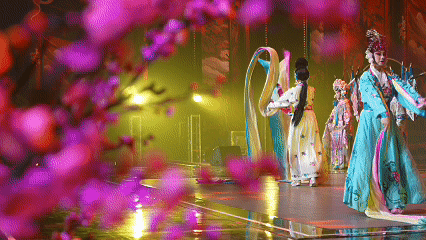 逐梦追光！2025亦城春晚谱写亦庄新城奋斗新篇章 (3).GIF