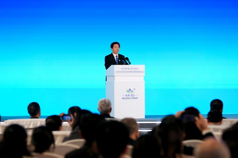 2025年经开区优化营商环境暨高质量发展推进大会举办 (2).jpg