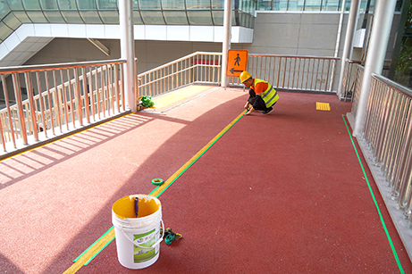 亦庄文化园站过街天桥即将完成改造 经开区基础设施精细化提升再添力证.jpg