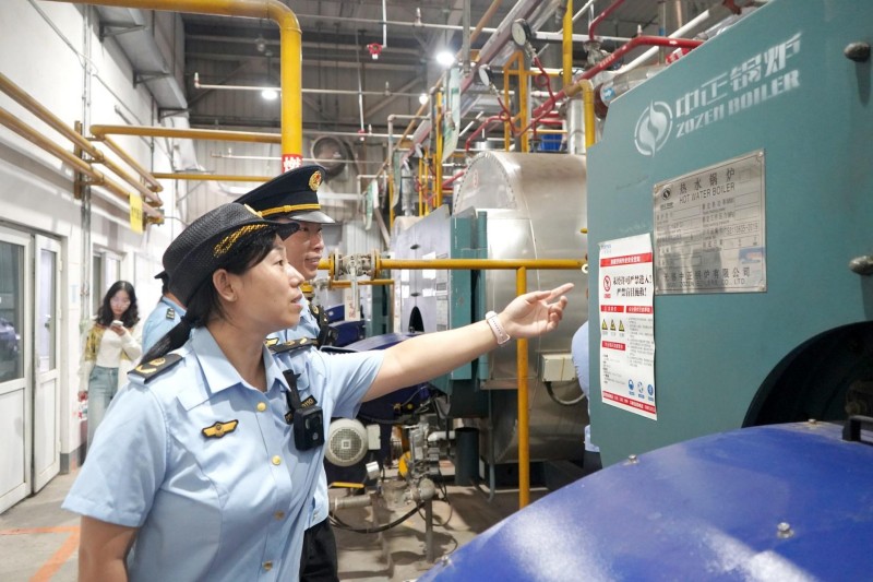 全市首次跨区“综合查一次” 经开区、通州区跨区联动为企减负增效.JPG